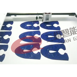 重庆鞋面画线机生产过程实拍三旗自动喷胶机替代传统人工上胶缩略图