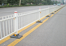 市政道路护栏生产-安平县领辰(在线咨询)-重庆市政道路护栏