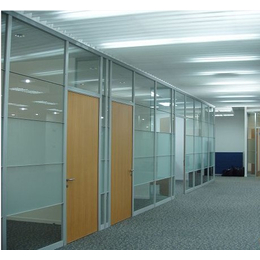 东莞南城办公室装修 玻璃隔断的两大要求