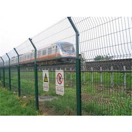 铁路防护栅栏优点、河北宝潭护栏、河北铁路防护栅栏