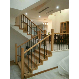 长沙铁艺楼梯扶手安装-实木扶手和铁艺护栏栏杆组合缩略图