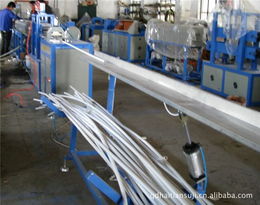 塑料型材生产线-青岛海天一塑机-PP塑料型材生产线生产