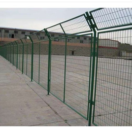 河北安平县护栏网厂家 *浸塑 镀锌框架护栏网 框架围栏网