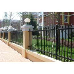 户外绿化草坪锌钢栏杆、山东塑钢护栏(在线咨询)、和田栏杆