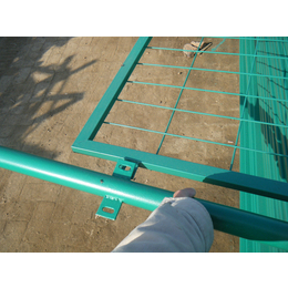 框架护栏网 冶金低碳钢丝框架护栏网厂家 隔离防护围栏网