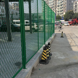 南京钢板网护栏网 钢板网围墙围栏 镇江钢板网围栏网