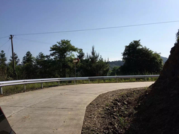 现货乡村道路高速波形护栏 定制公路双波镀锌护栏板喷塑护栏板