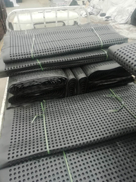 郑州车库阻根板的作用-屋顶绿化排水板促销价