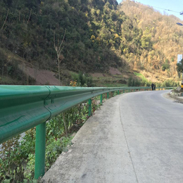 厂家供应波形护栏板 高速公路防撞护栏板 乡村道路改造防护栏