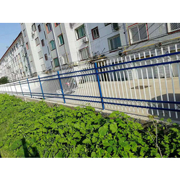 新铁艺栅栏(图)-花园防护栏杆-桂林防护栏杆