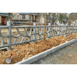 广东池塘混凝土仿藤条护栏图片 清远水泥栏杆仿树藤造型施工方法缩略图