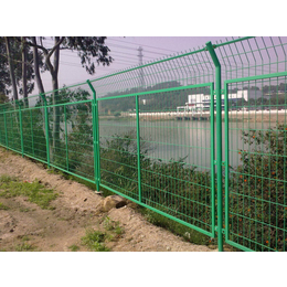 边框护栏网(图)-圈地铁丝网护栏-海东铁丝网护栏