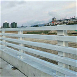 E型防撞护栏-聊城致盛金属-吐鲁番地区防撞护栏
