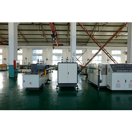 北京中空板生产线-同三塑机-塑料中空板生产线