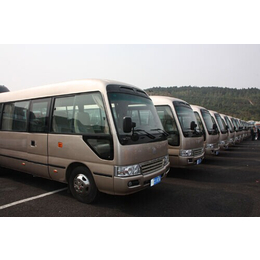在北京想租辆大巴车参加会展需要多少钱
