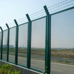 铁丝网围墙护栏 绿色围墙栅栏 公路护栏 圈地围栏