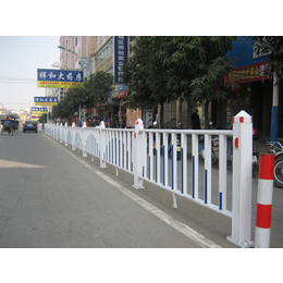 海林市政隔离护栏-中泽丝网-市政隔离护栏型号