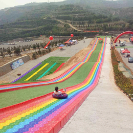 景区七彩滑草场设计彩虹滑梯滑草滑道无动力游乐项目