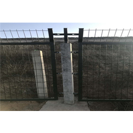 焊接防护栅栏-宏鸿丝网-焊接防护栅栏多钱