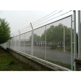 铁丝网围栏(多图)-太阳能圈地护栏网-崇左圈地护栏网