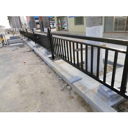 广州现货人行道铁栏杆佛山交通护栏定做清远市政园林防护栏供应 