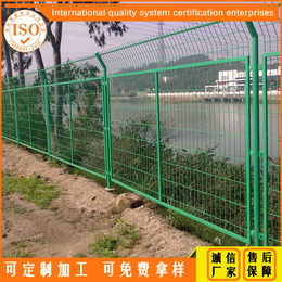 梅州圈地临时护栏网现货 双边丝护栏网价格 汕头园林防护网