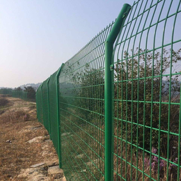园林框架护栏网 圈地浸塑护栏网 果园护栏网现货