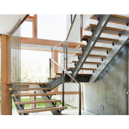 镇江钢结构楼梯-江苏逞亮安装在线咨询-钢结构楼梯施工方案