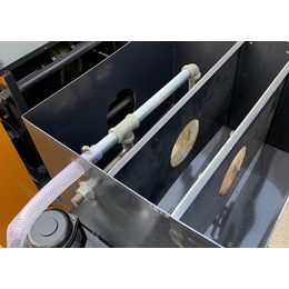 新欧机械厂钢管调直机-蚌埠钢管调直除锈刷漆一体机