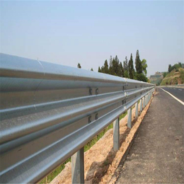 重庆防撞护栏乡村高速公路镀锌喷塑双波三波护栏板 波形护栏 缩略图