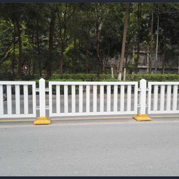 中山市政交通隔离护栏 京式公路护栏网 行车道隔离围栏网厂																																		