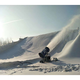 造雪机造雪量决定滑雪场造雪效率