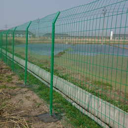 厂家定做双边丝护栏网高速公路隔离护栏网圈地养殖隔离围栏网