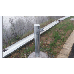 山东潍坊公路成套波形钢护栏板生产厂家