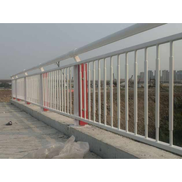 湛江河涌防护栏安装 桥梁栏杆图片 河道护栏价格