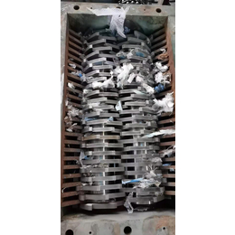 出售二手1000型剪切式橡胶撕碎机配22kw电机4.5万