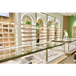 眼镜店今年流行的装修风格 现代简约简眼镜店设计简展柜