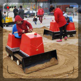 聚集了一群可爱孩子的工程机械乐园 释放孩子的天性挖掘机叉车