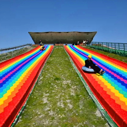 七色彩虹滑道各种无动力项目缩略图