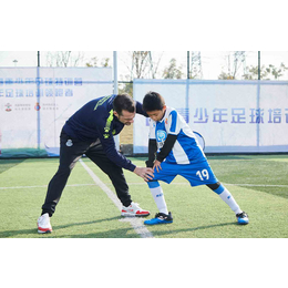 青少年足球培训学校-青少年足球培训-乐动体育
