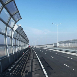 安平坤贤厂家供应高速公路声屏障 隔音降噪金属网墙          
