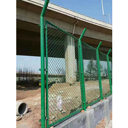 汕尾厂区围墙铁丝网 Y型柱护栏防攀爬围栏 边框护栏连接方法