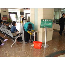 广州天河北保洁公司提供清洁工办公室长期保洁阿姨