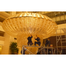 广州市海珠区海珠广场高位水晶灯清洁大型灯具清理收费