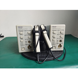 泰克TCPA300与TCP303 电流放大器电流探头配合使用