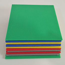安装 塑料彩色格子板机组 PP中空塑料板生产线