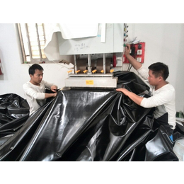 武汉市加工雨棚布设计裁剪张拉膜景观棚冒顶车棚膜材焊接安装