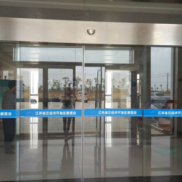 玻璃展厅用门-新辉-淄博展厅用门