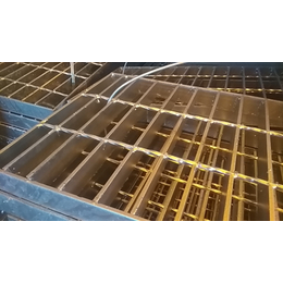 江门市平台镀锌钢格板踏步镀锌钢板小区排水沟盖板