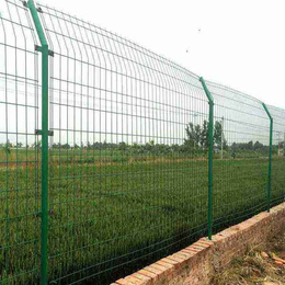 果园带刺养鸡场两米高铁丝网围栏分类价格-鸿钦丝网缩略图